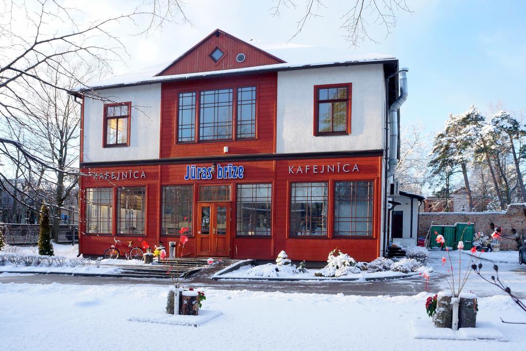 Juras Brize Hotel Ventspils Exterior photo
