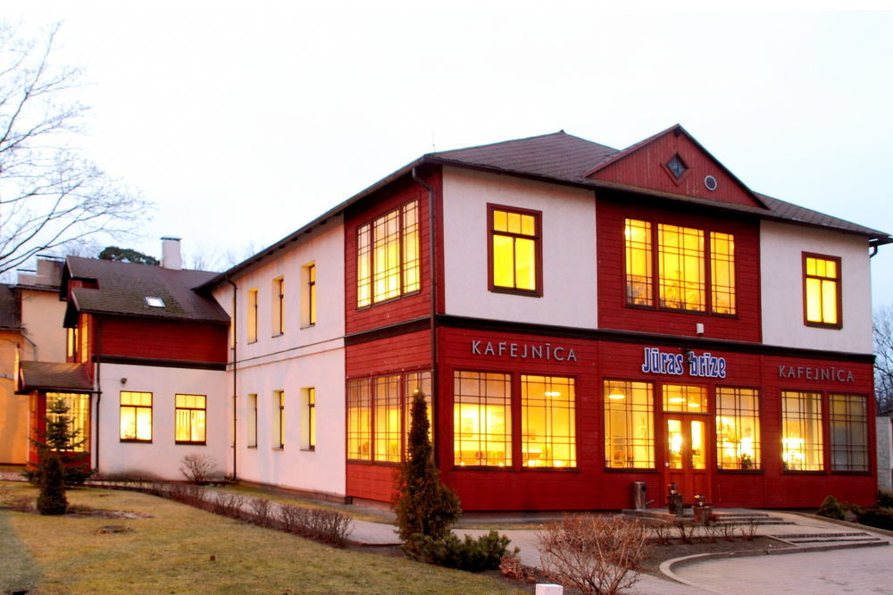 Juras Brize Hotel Ventspils Exterior photo